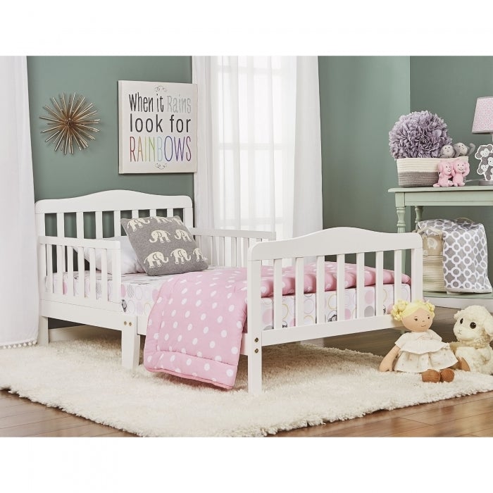 Dream On Me Classic Design Toddler Bed - Mega Babies