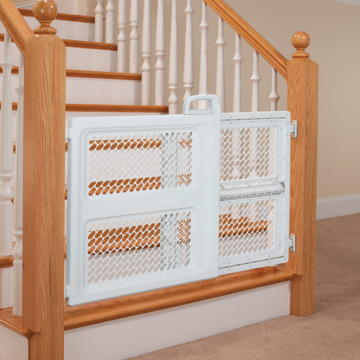 Lift lock and swing gate new arrivals
