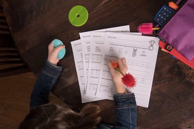 Innobaby Spike Fij-It Fidget Play Toy