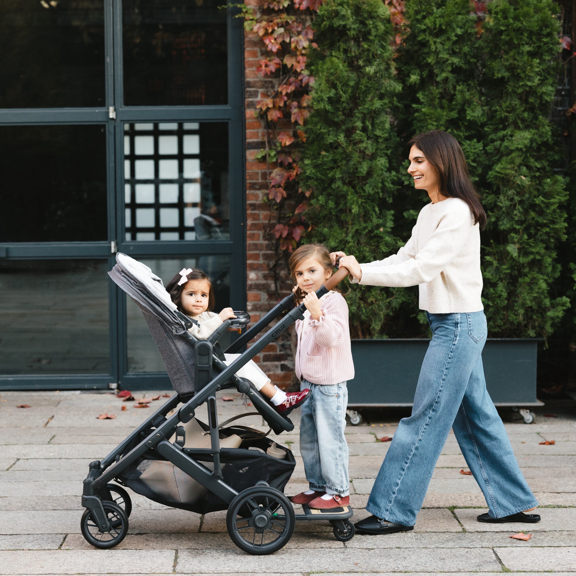 【美品＆PiggyBack,新生児シート付き】UPPAbaby Cruz 赤／2019年購入／走行性抜群＆兄姉立ち乗りOK UPPAbaby CRUZ V2 + PiggyBack Bundle - Little Folks NYC