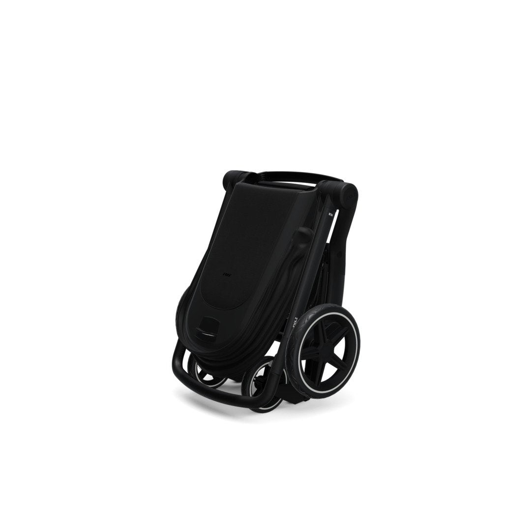 Mega babies' Joolz Hub+ stroller has a simple fold option.