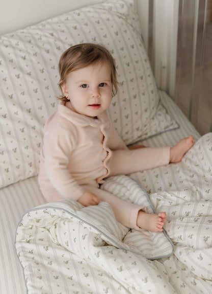 Ely's & Co. 5 Piece Baby Crib Set (52"x 28")