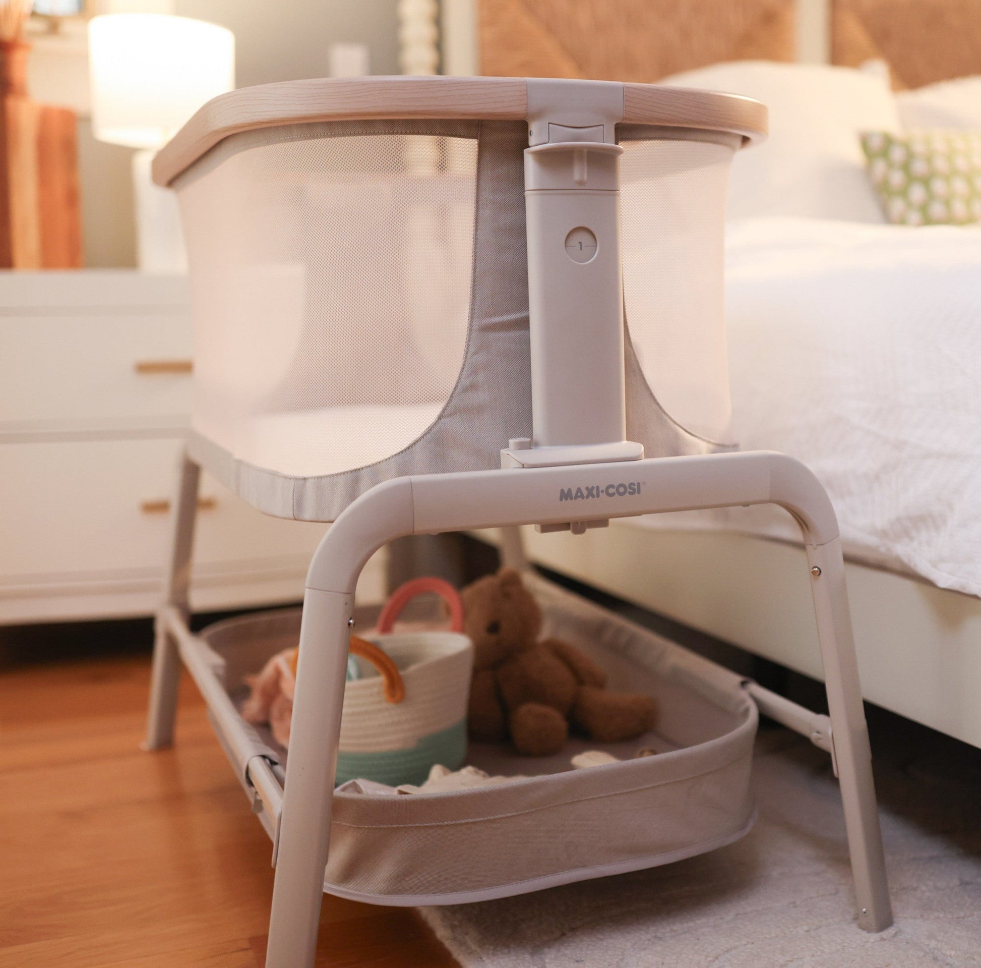maxi cosi company Maxi Cosi Iora Bedside Bassinet Classic Oat