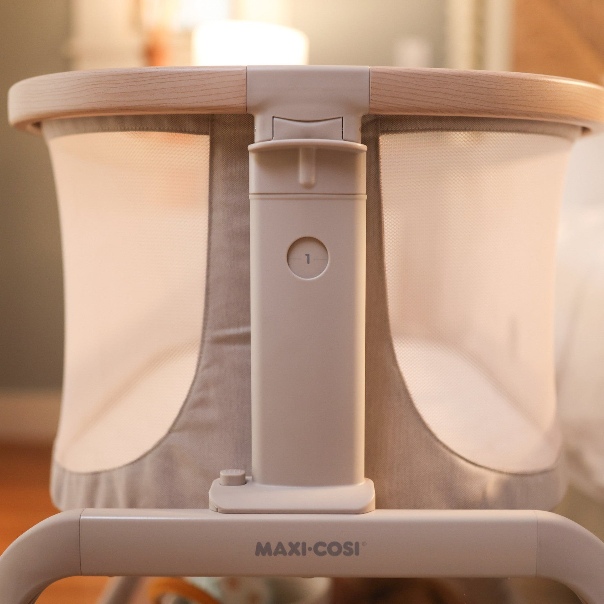 iora maxi cosi bassinet Maxi Cosi Iora Bedside Bassinet Classic Oat