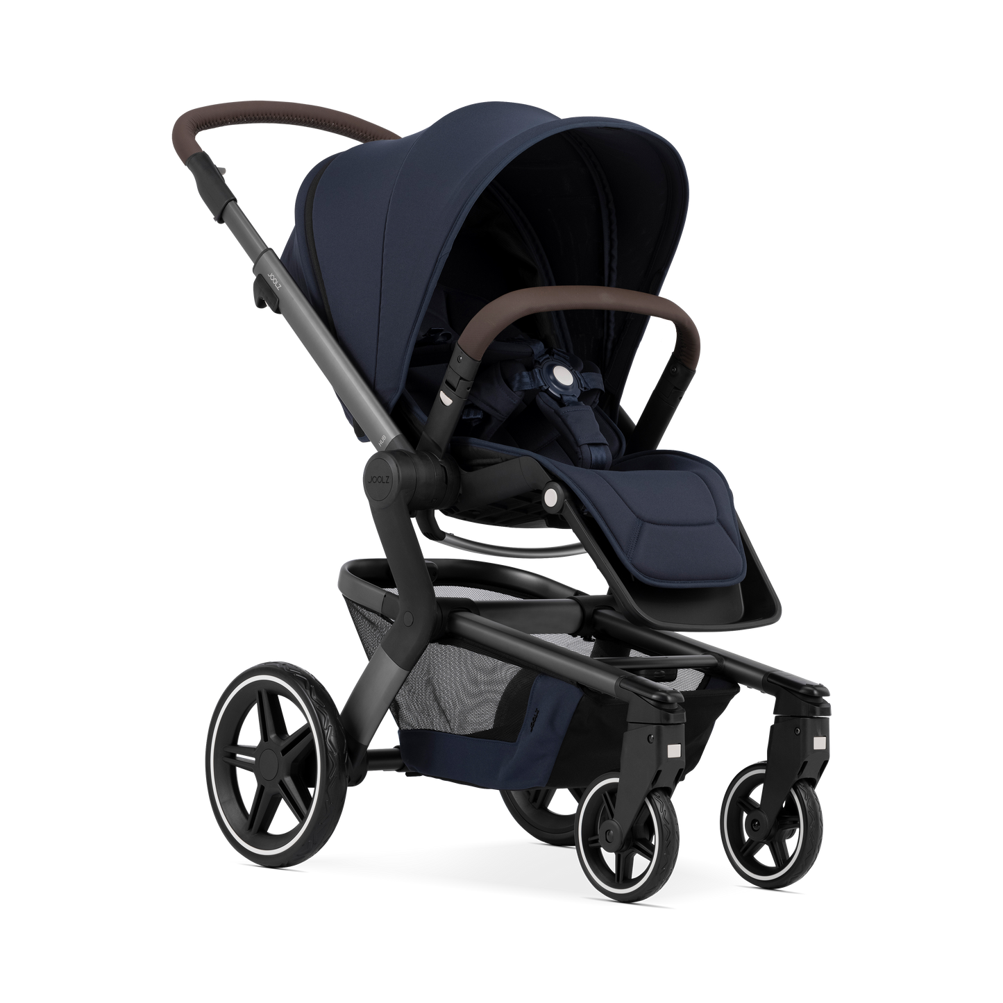 Enjoy a smooth ride thanks to the Joolz Hub+ large rear wheels. Sold by Mega babies.
