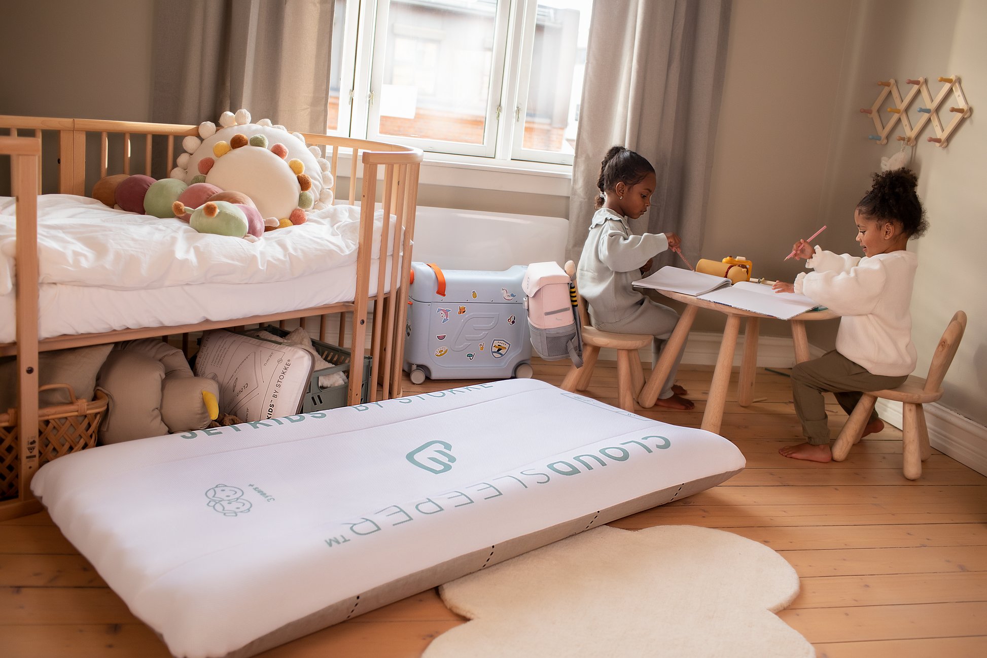 cloud sleep stokke Stokke Jetkids CloudSleeper – Swaddles Baby