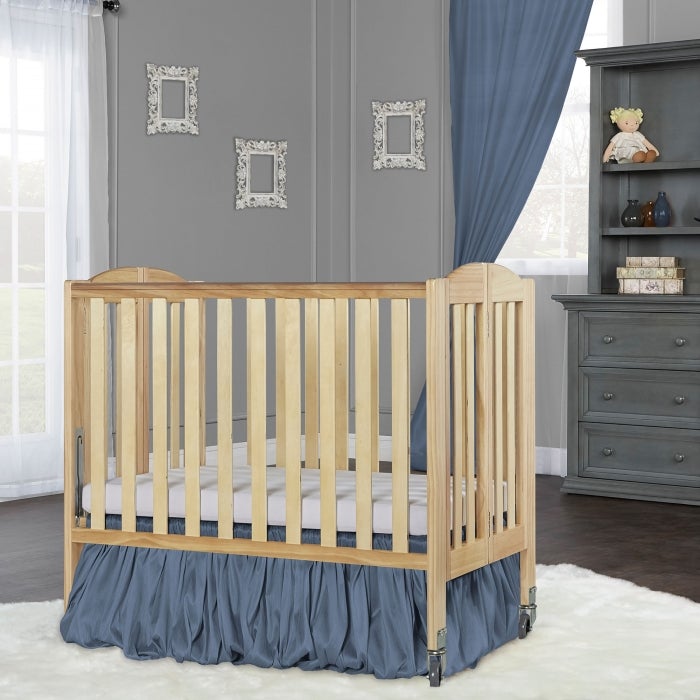 Dream On Me 2 in 1 Folding Portable Crib + Free 3" Mattress - Mega Babies