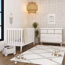 Load image into Gallery viewer, dadada Boston 3-in-1 Convertible Crib
