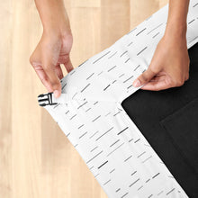 Load image into Gallery viewer, Chicco Alfa Lite Playard Sheets - White Sketch
