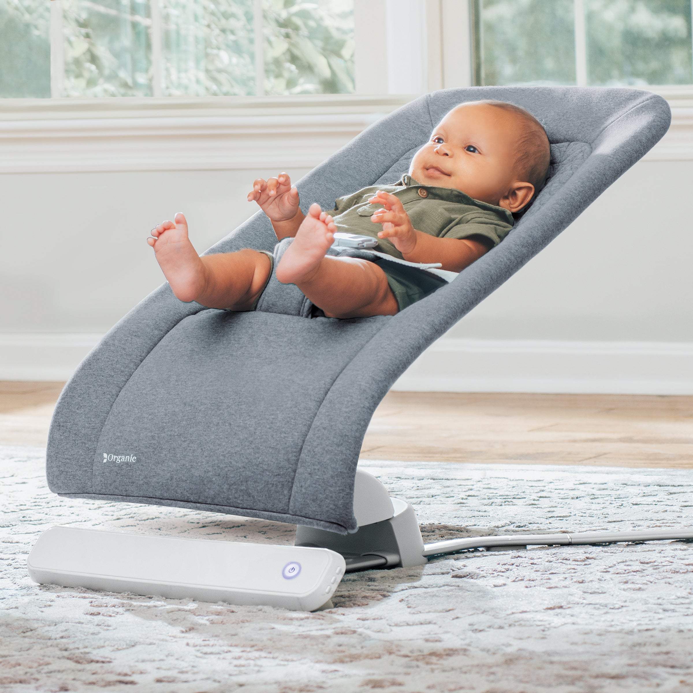 Chicco E Motion Auto Glider Bouncer Grey Swaddles Baby