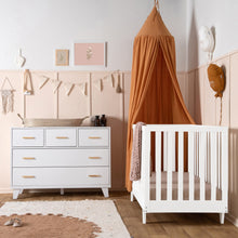Load image into Gallery viewer, dadada Cambridge 3-in-1 Convertible Crib
