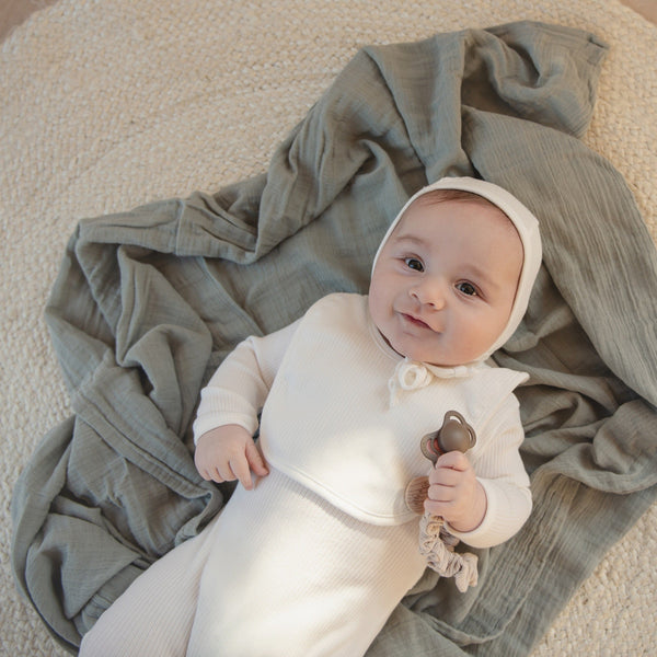 Ely's & Co. Solid Ribbed Paci Clip