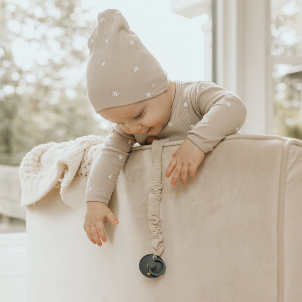 Ely's & Co. Solid Ribbed Paci Clip