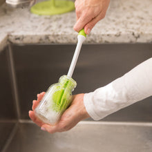 Load image into Gallery viewer, Innobaby Cleanin&#39; SMART 2-In-1 Silicone Bottle Brush
