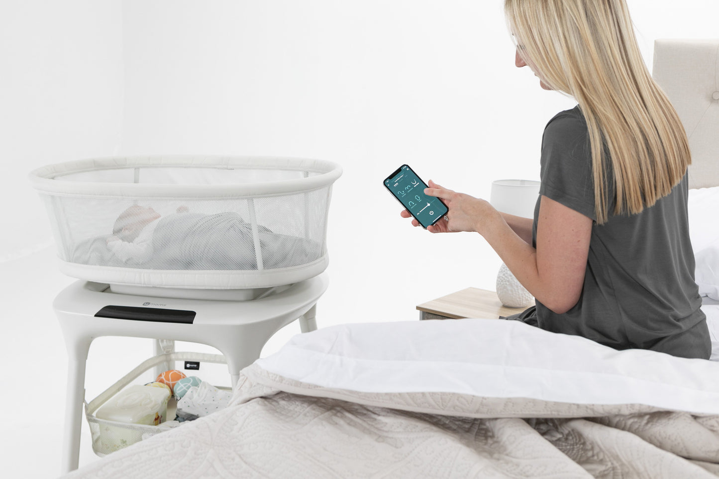 4moms mamaRoo sleep bassinet
