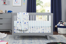Load image into Gallery viewer, Babyletto Hudson 3-in-1 convertible crib with toddler bed conversion kit
