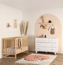 Load image into Gallery viewer, dadada Austin 3-in-1 Convertible Crib
