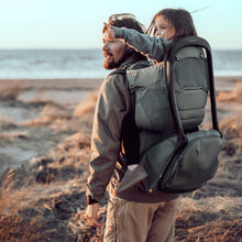 Load image into Gallery viewer, Thule Sapling Child Carrier
